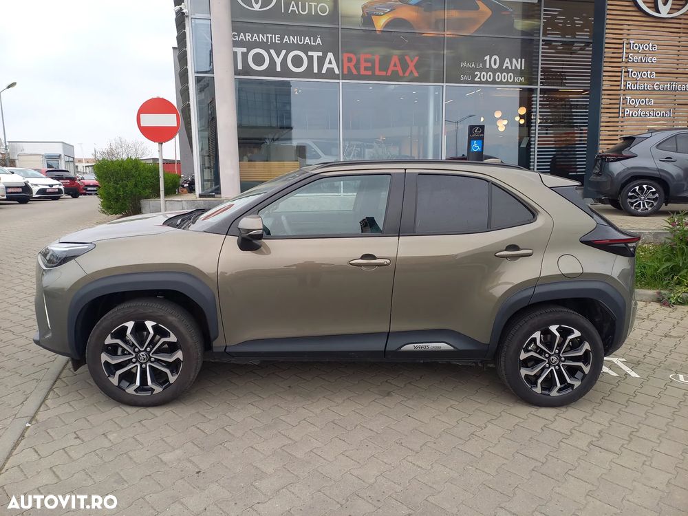 Toyota Yaris 1.5 VVT-i HSD Dynamic Bi-tone - 4