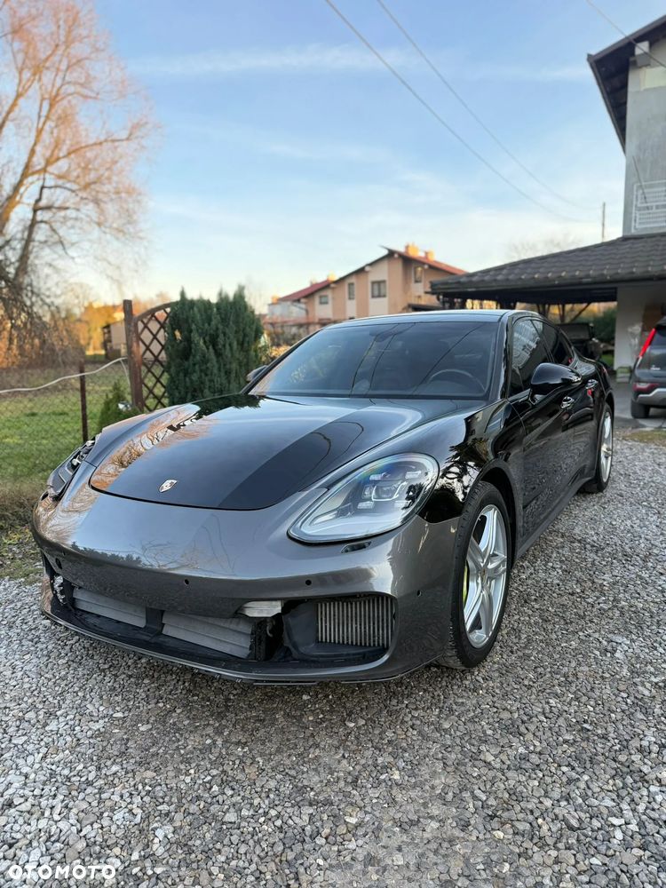 Porsche Panamera 4 E-Hybrid - 3