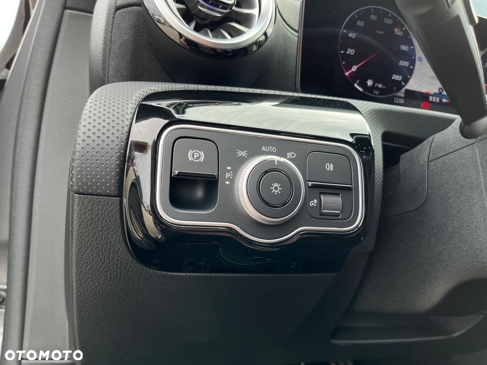 Mercedes-Benz Klasa A 220 4-Matic AMG Line 8G-DCT - 23