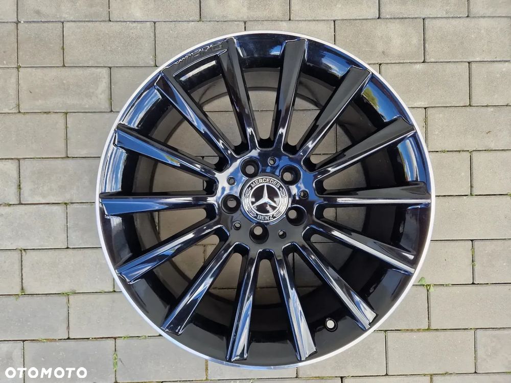FELGA MERCEDES  C-KLASA W205 8,5Jx19H2, ET52, 5x112 - NOWA ORYGINALNA AMG - 1