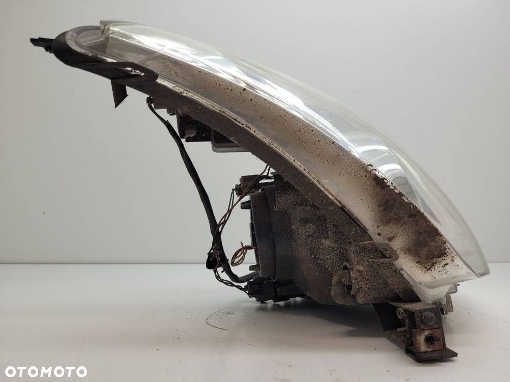 REFLEKTOR PRAWY LAMPA PRAWA SUZUKI SWIFT III SZ092-A201R EUROPA 2005 - 6