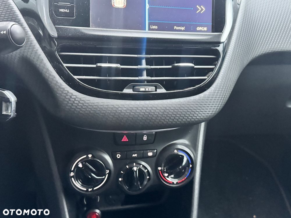 Peugeot 2008 1.6 BlueHDi Style - 16