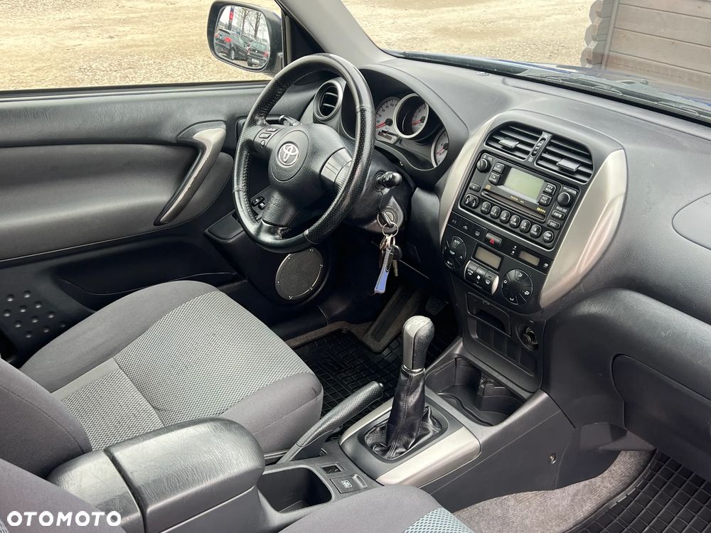 Toyota RAV4 4x4 Edition - 16