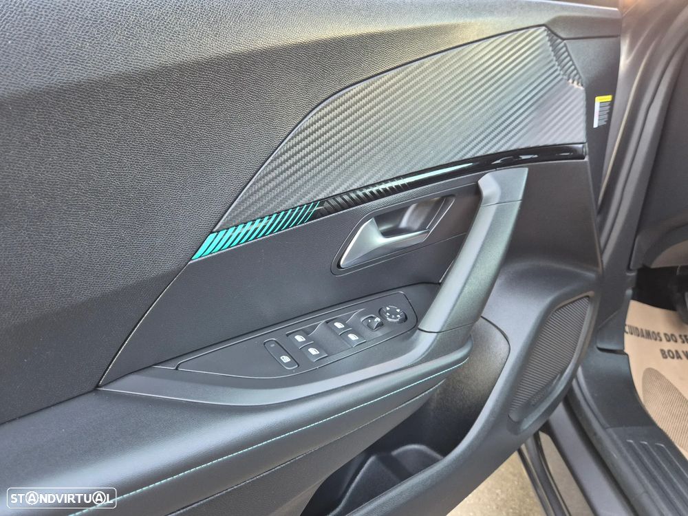 Peugeot 2008 1.2 PureTech Allure Pack - 20