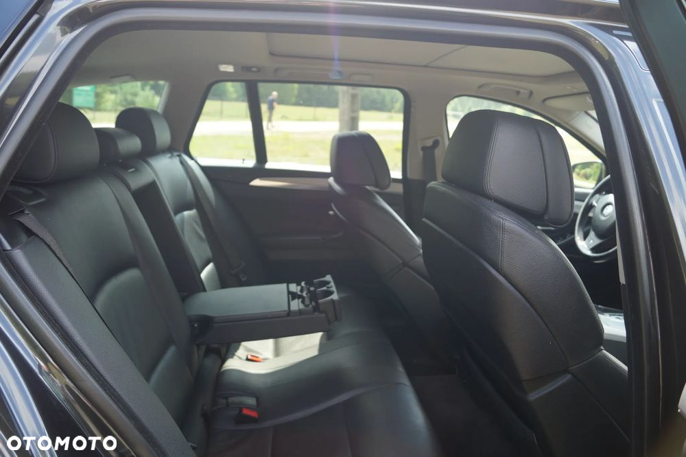 BMW Seria 5 525d xDrive - 18
