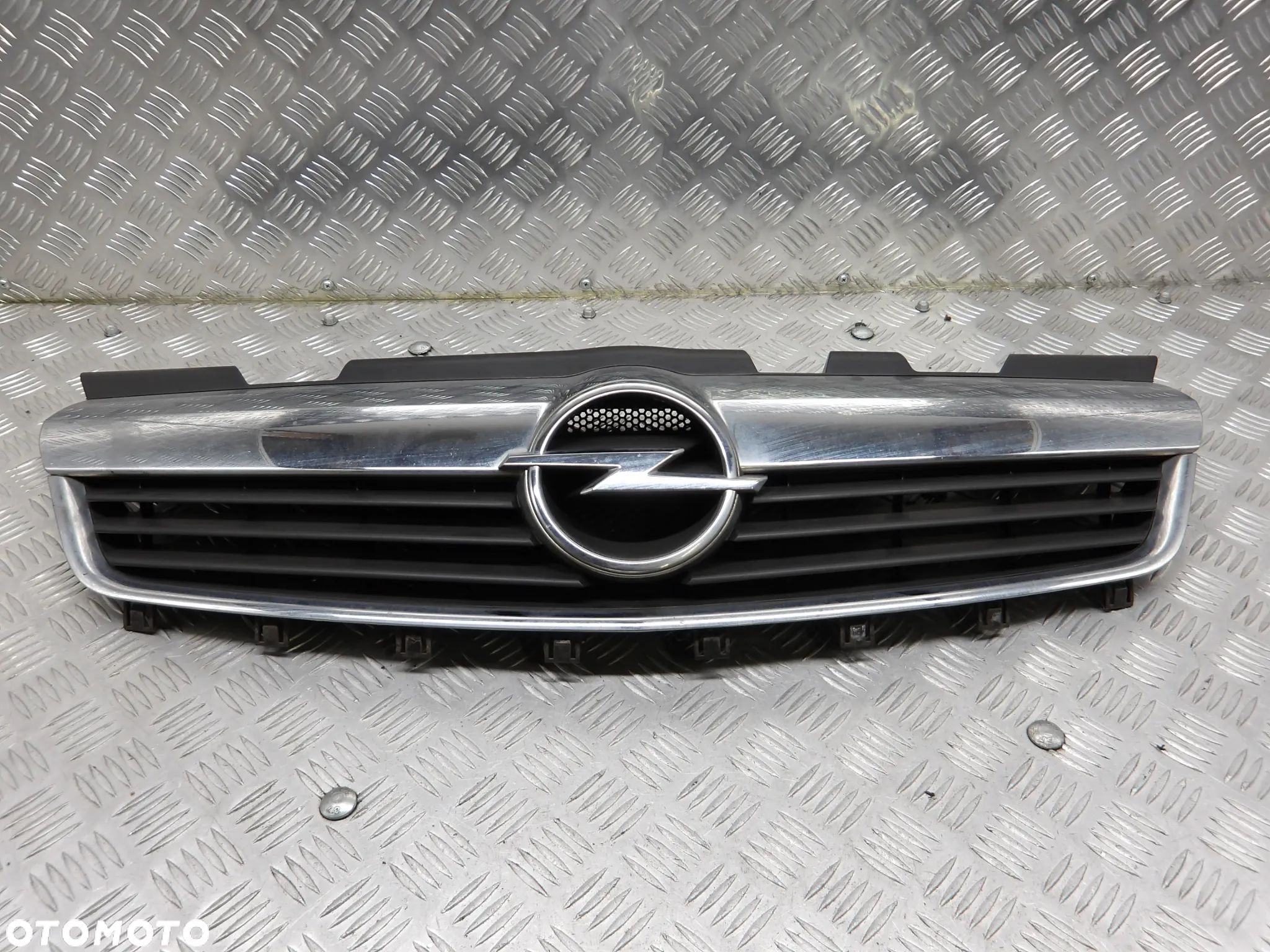 OPEL ZAFIRA B 1.6B ATRAPA GRILL 13157590 - 1