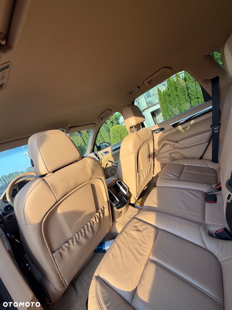 Porsche Cayenne - 20