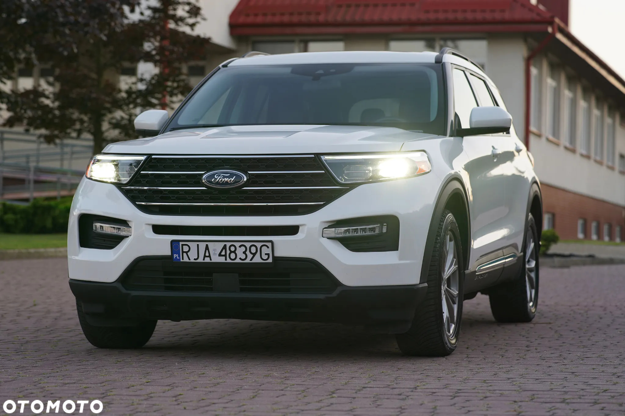 Ford Explorer - 4