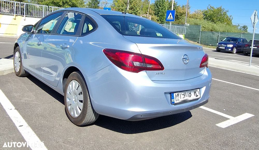 Opel Astra - 4