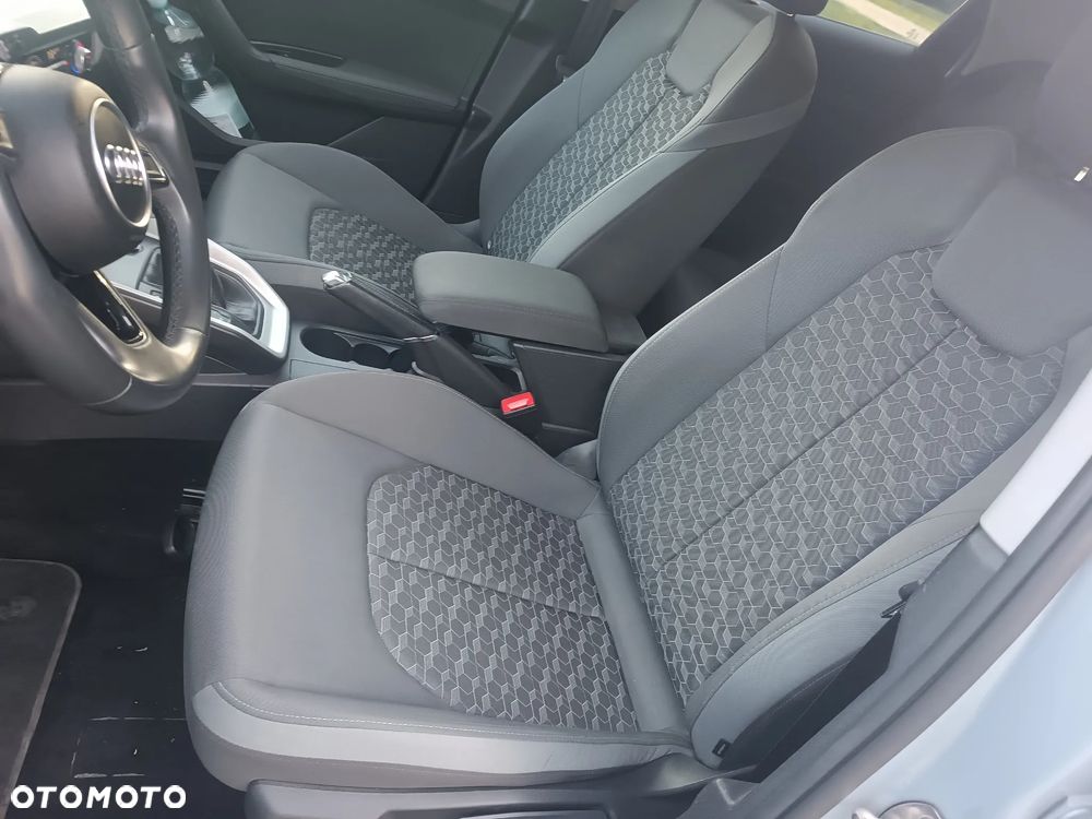 Audi A1 Sportback 25 TFSI Advanced S tronic - 14