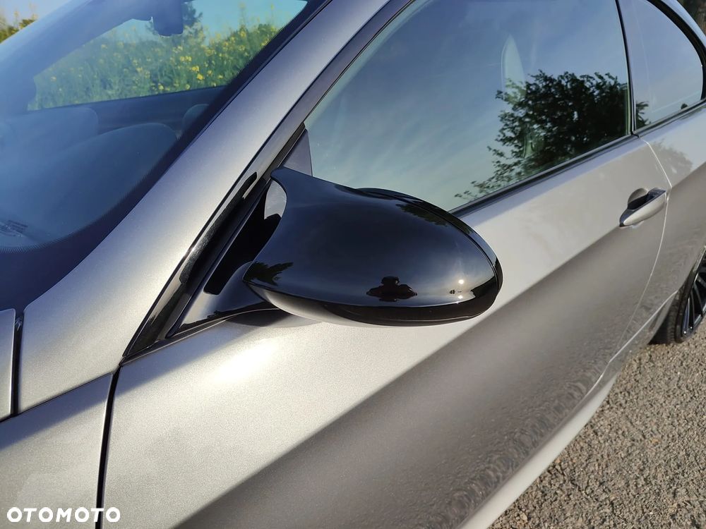 BMW Seria 3 335i Coupe - 16