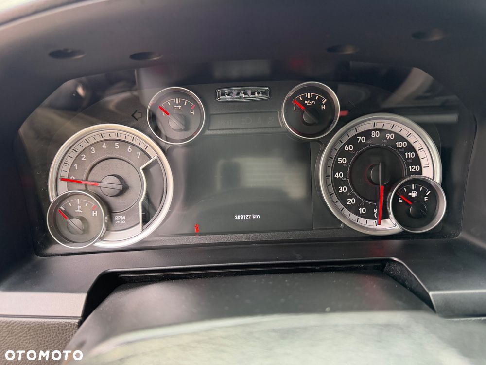 Dodge RAM - 12