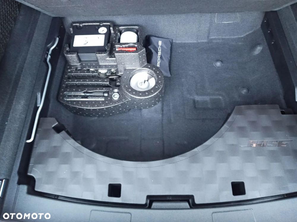 Porsche Cayenne Standard - 32