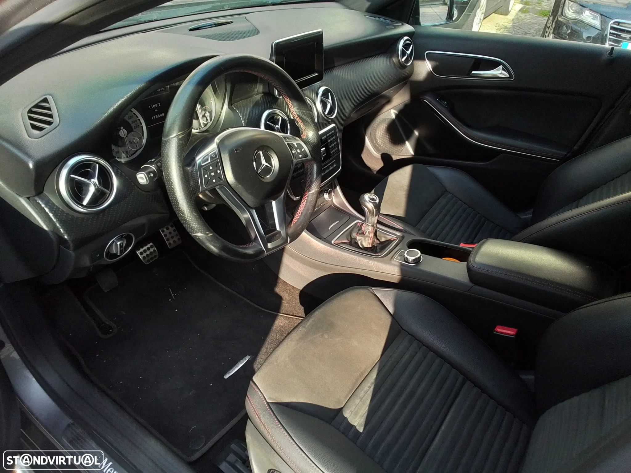 Mercedes-Benz A 180 d AMG Line - 19
