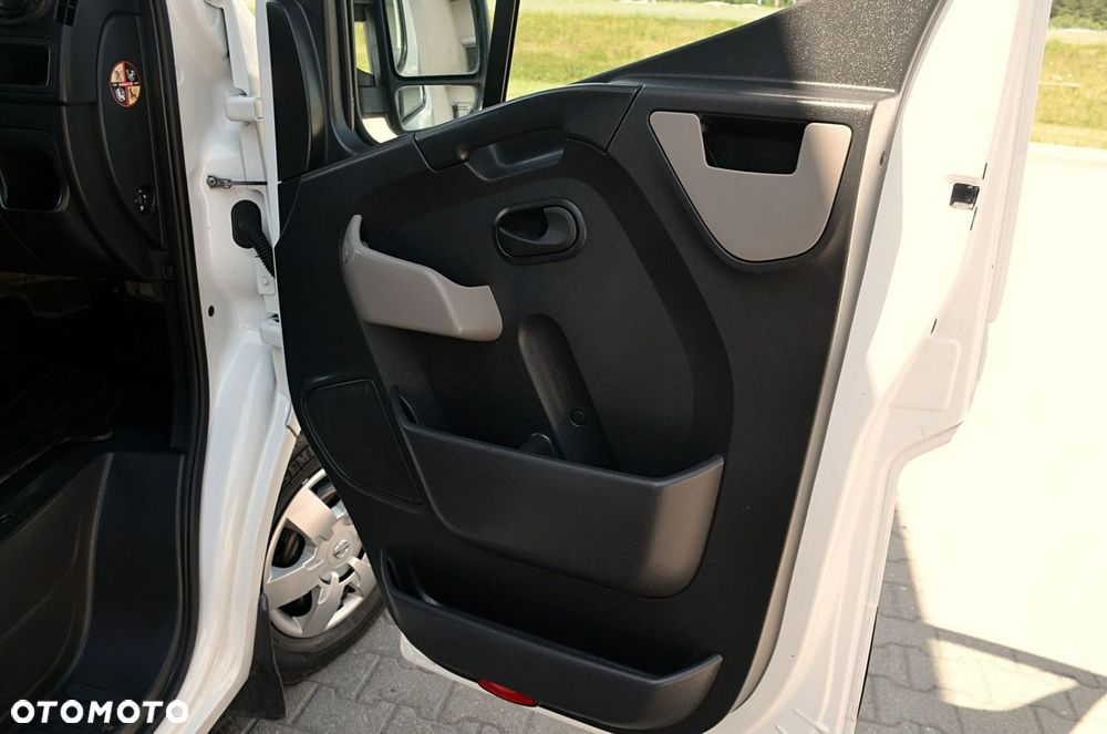 Nissan NV 400 - 14