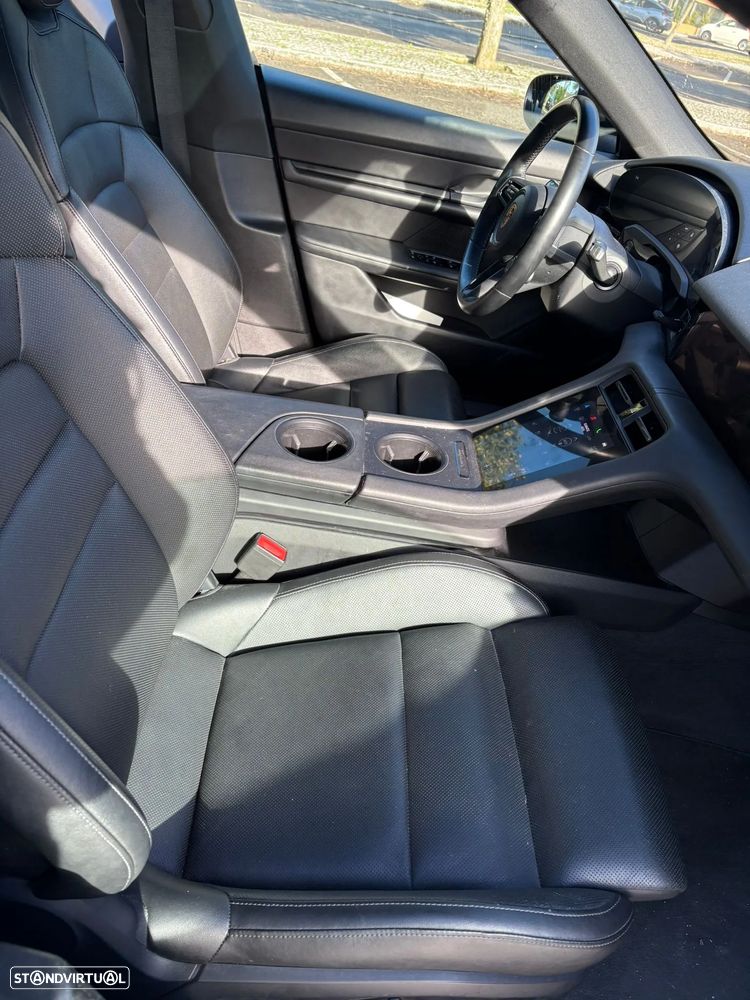 Porsche Taycan 4S - 9