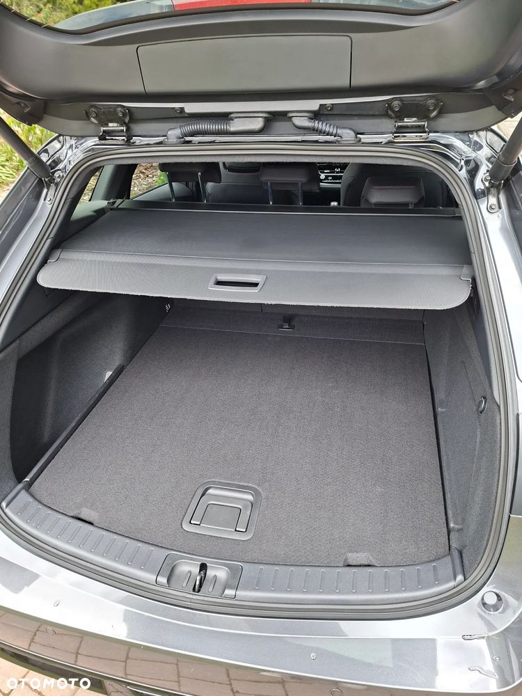 Toyota Corolla 2.0 Hybrid GR Sport - 27