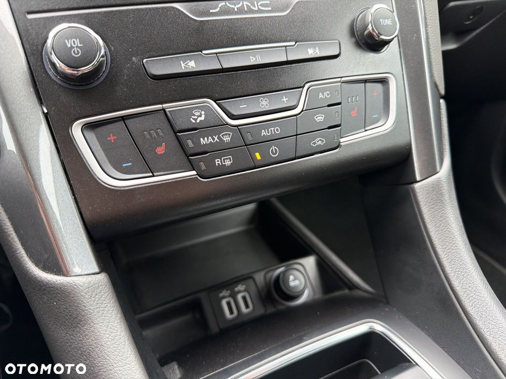 Ford Mondeo - 28