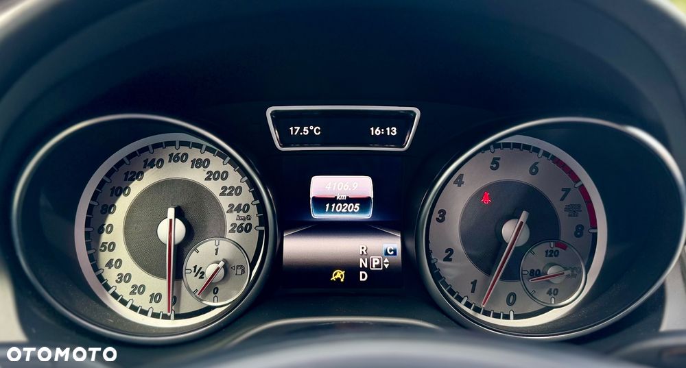 Mercedes-Benz GLA 200 7G-DCT Urban - 25