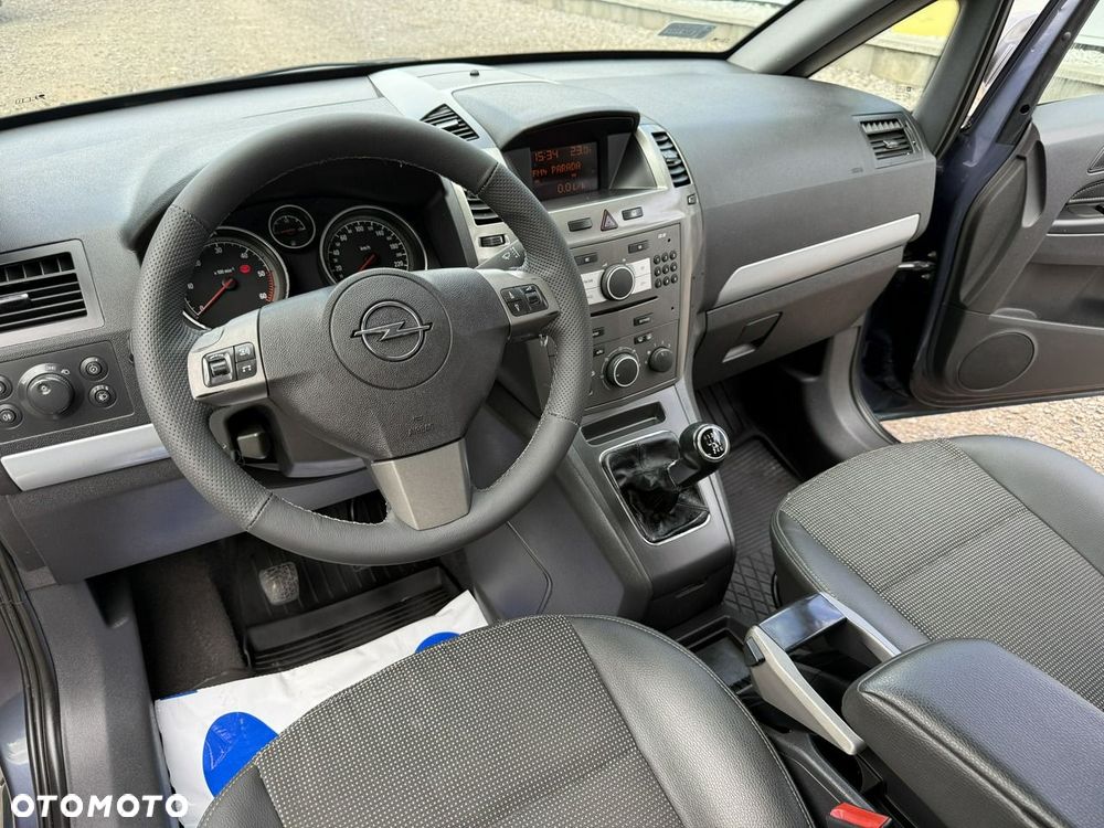 Opel Zafira - 10
