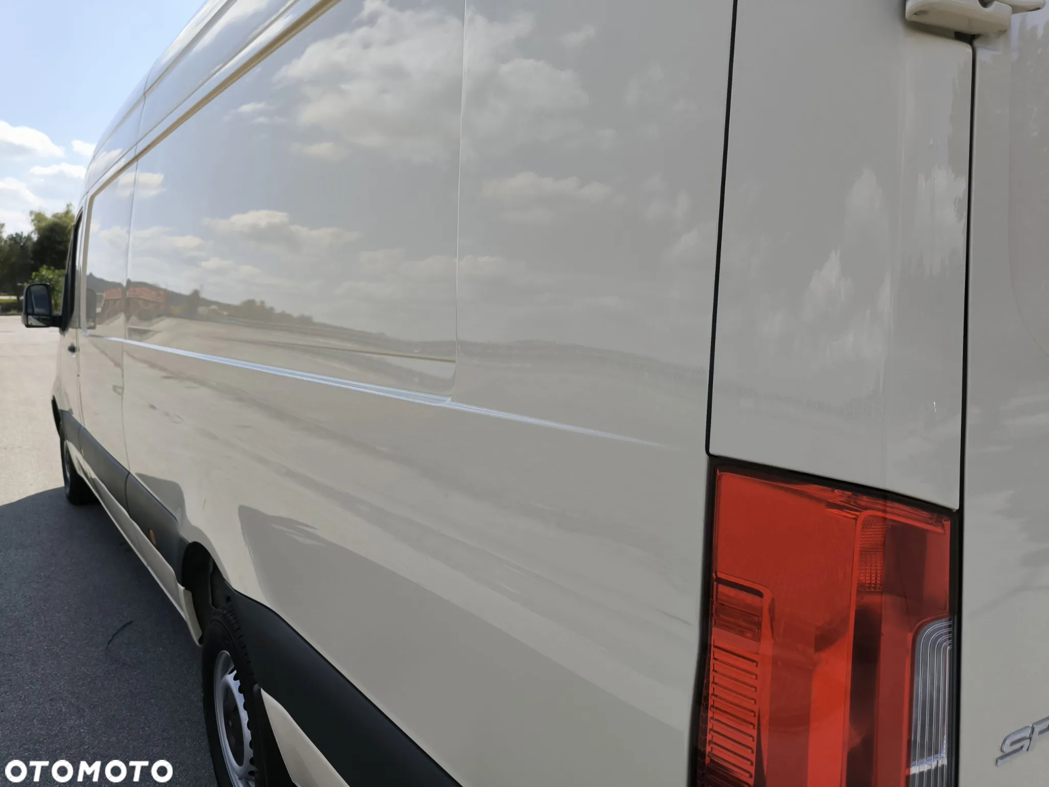 Mercedes-Benz Sprinter - 16