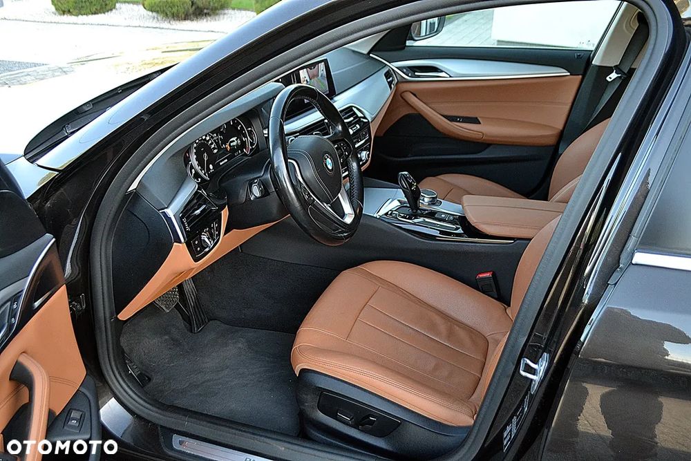 BMW Seria 5 520d Luxury Line sport - 12