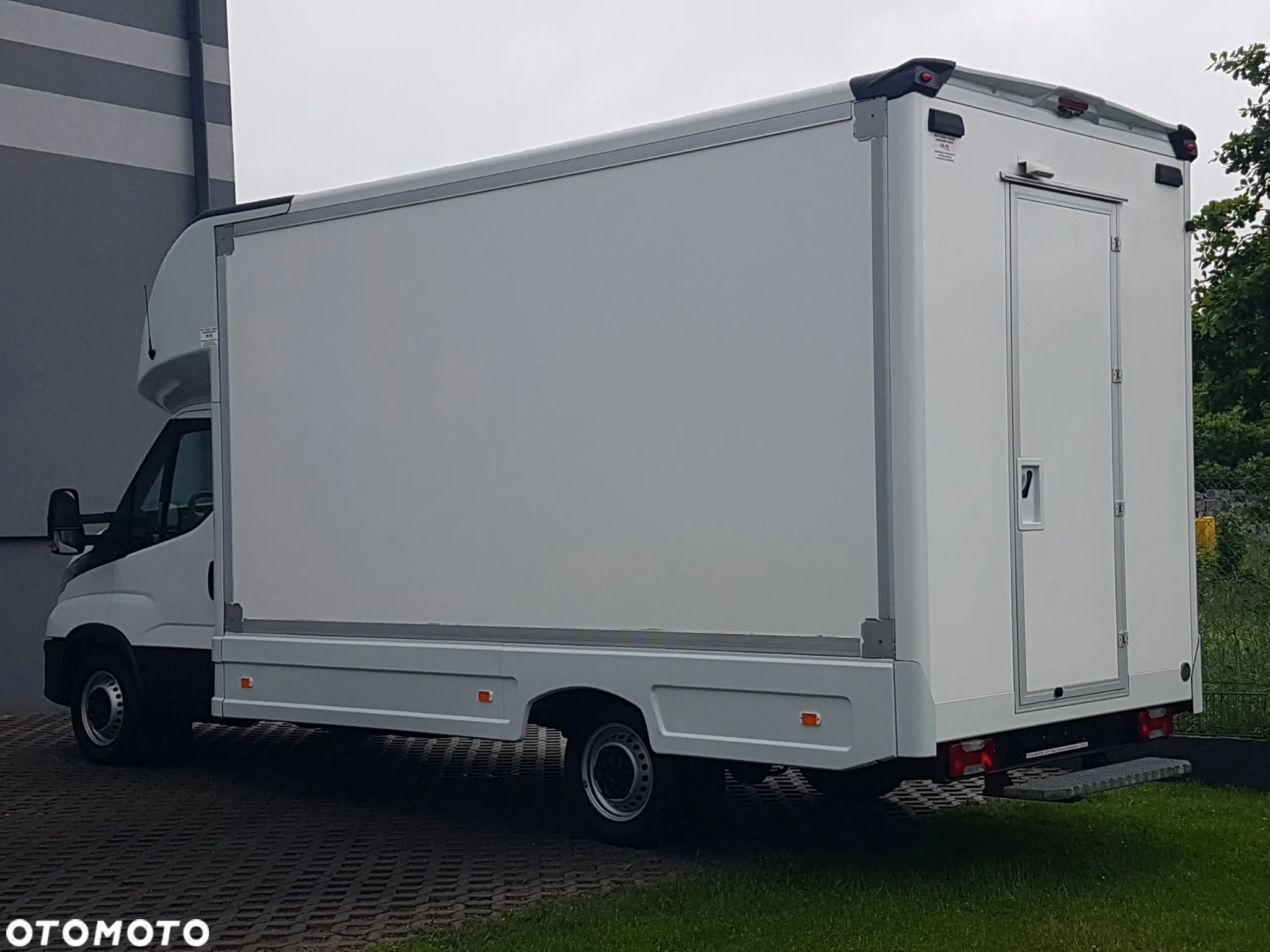 Iveco DAILY KONTENER NISKOPODŁOGOWY 4,43x2,23x2,42 SKLEP FOODTRUCK BAR KLIMA KONIOWÓZ KAMPER - 3