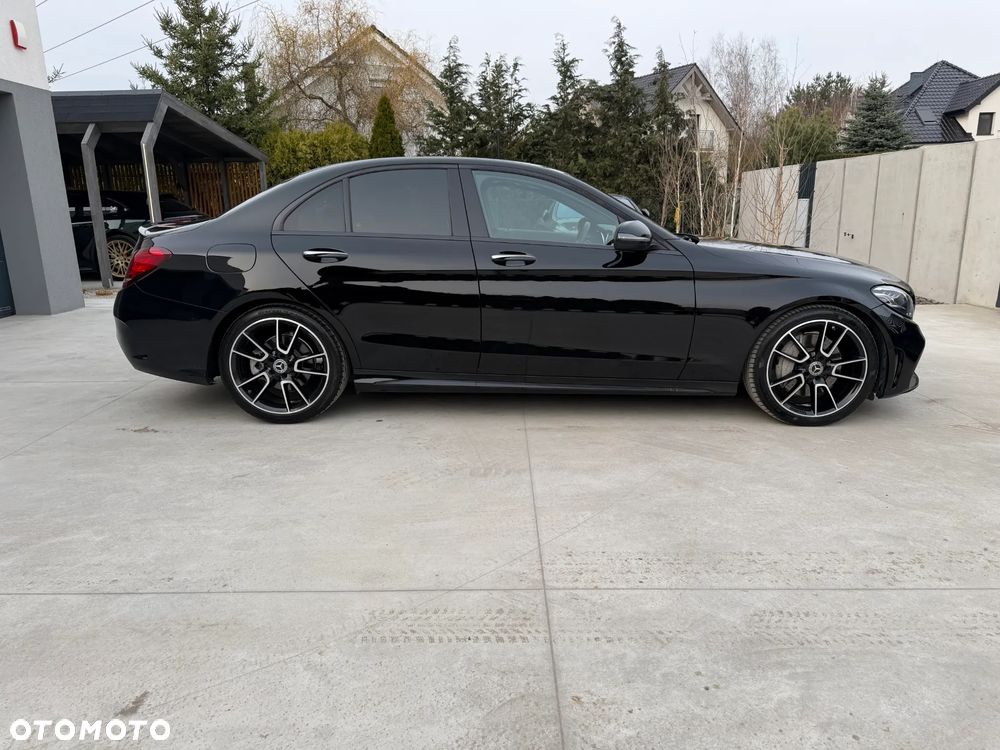 Mercedes-Benz Klasa C 300 9G-TRONIC AMG Line - 2