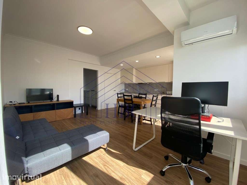 Apartamento T2 com Ar Condicionado, Marquise e Excelente Luminosida... - Grande imagem: 4/28