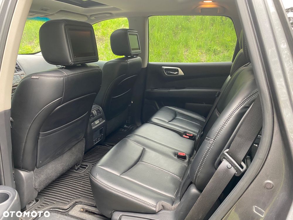 Nissan Pathfinder - 23