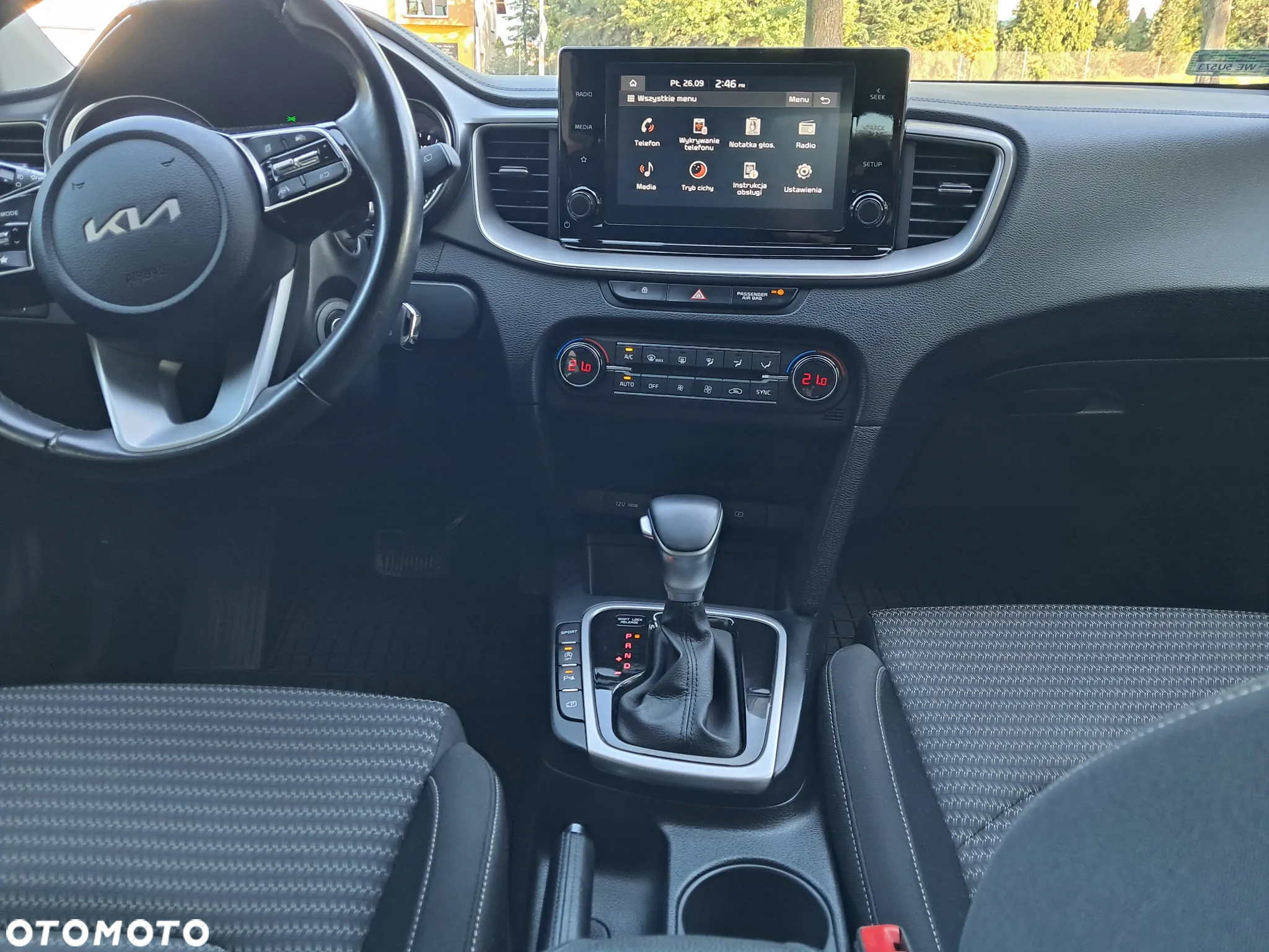 Kia Ceed - 10