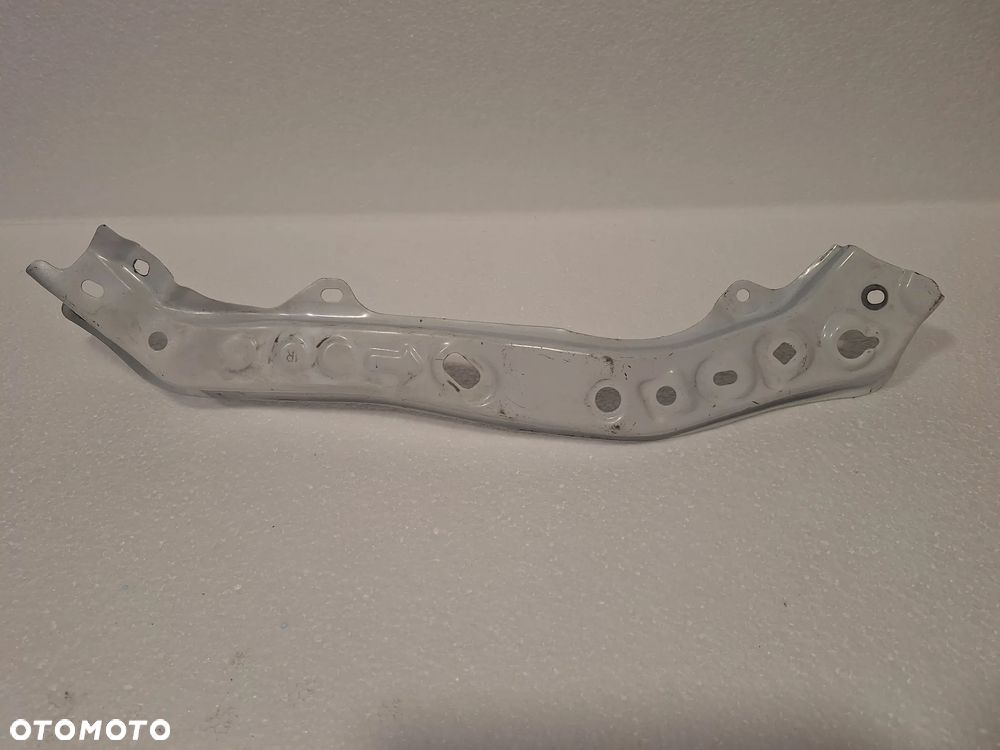 TOYOTA COROLLA E21 2019-2025 OKULAR LAMPY WZMOCNIENIE PRZÓD PAS - 1