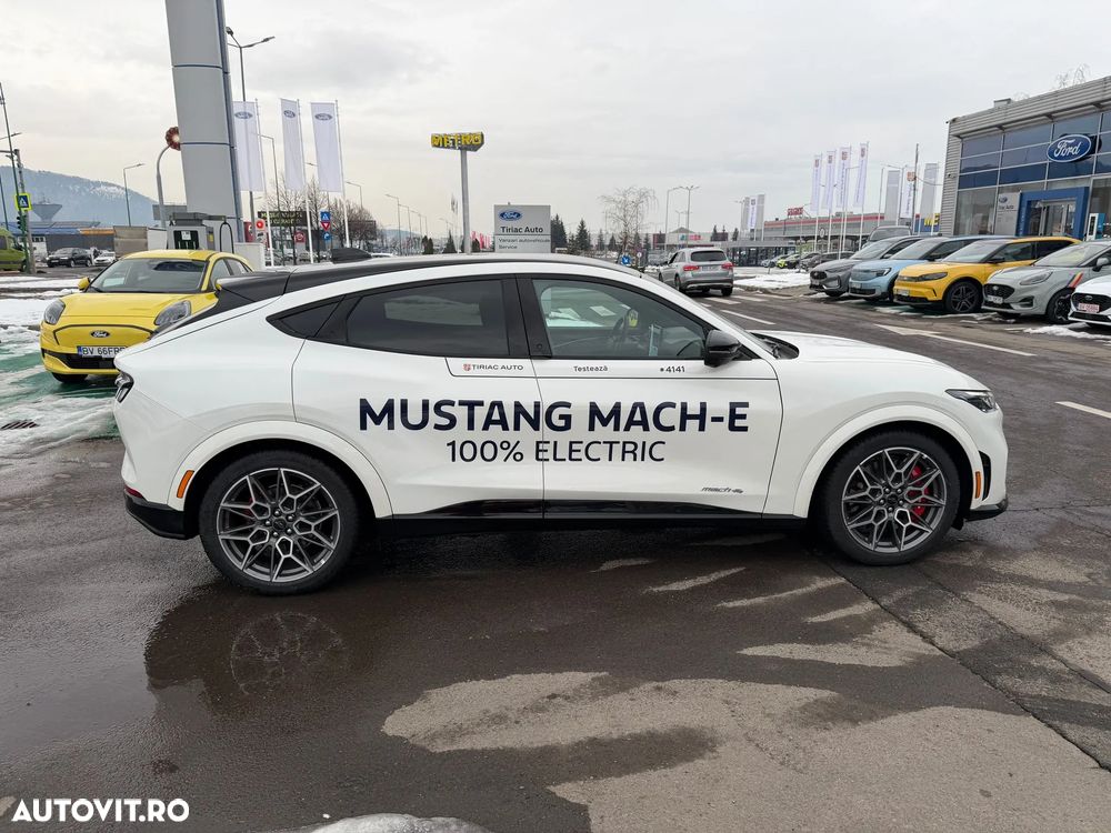 Ford Mustang Mach-E - 14