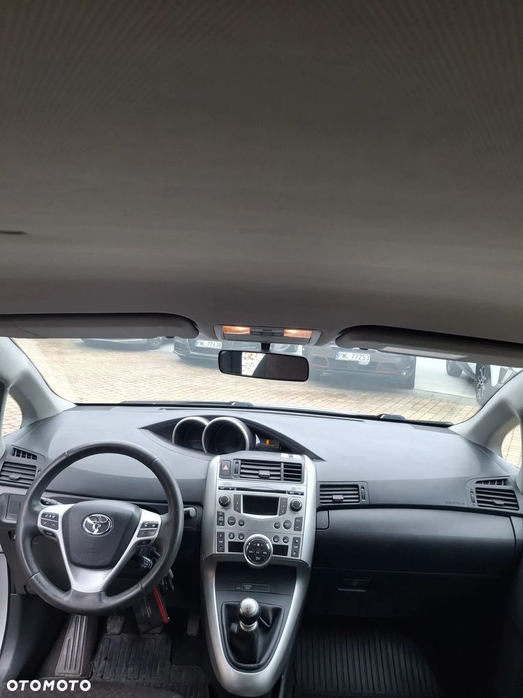 Toyota Verso 2.0 D-4D - 23