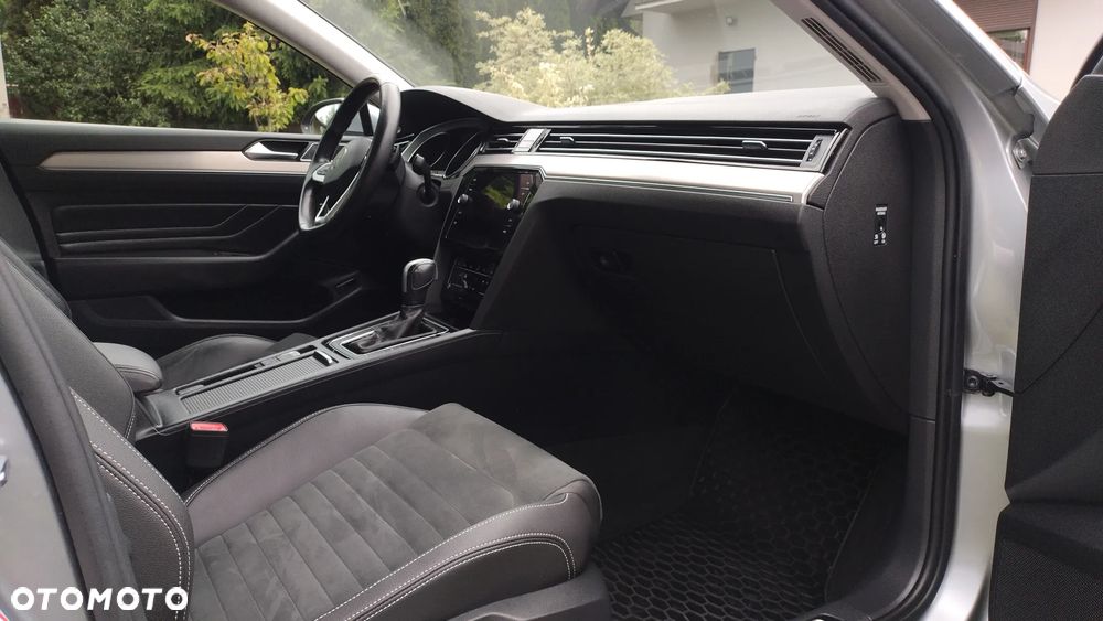 Volkswagen Passat 2.0 TDI EVO Elegance DSG - 16