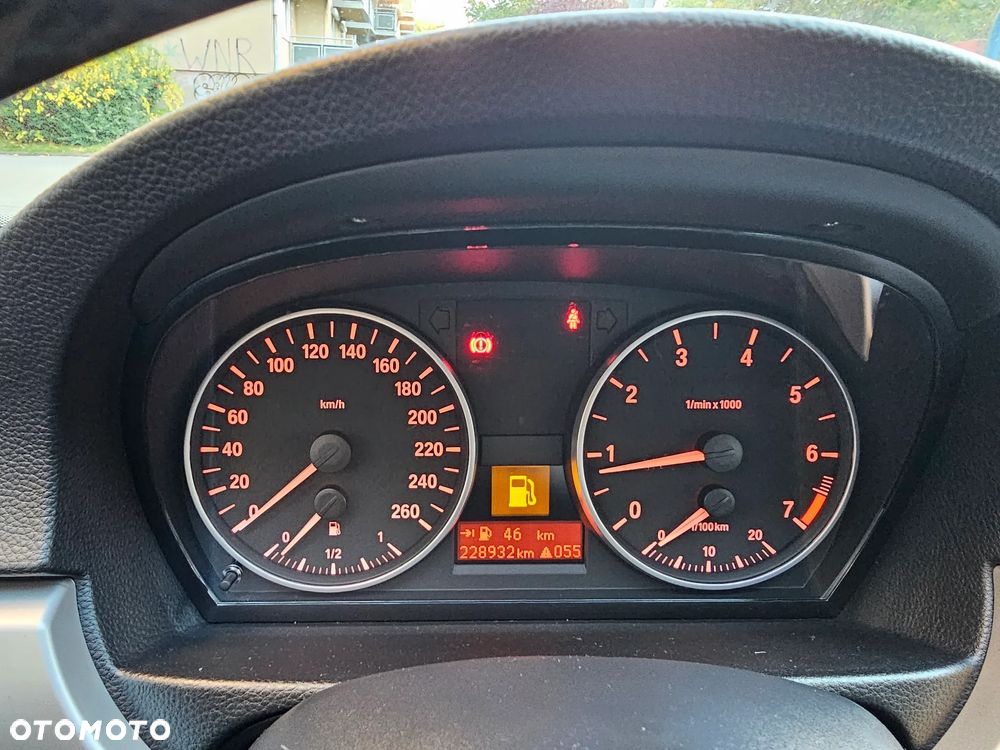 BMW Seria 3 318i - 29