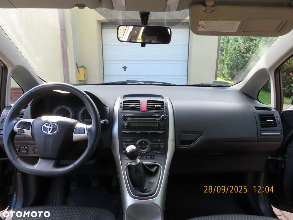 Toyota Auris 1.6 Premium + - 5