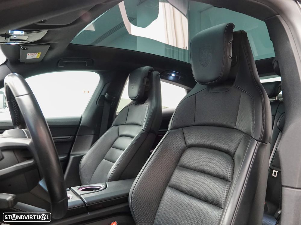 Porsche Taycan 4 - 21