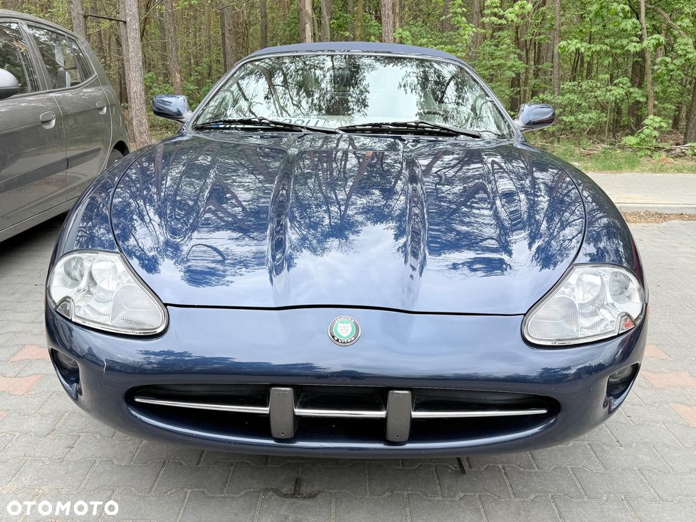 Jaguar XK8 - 25