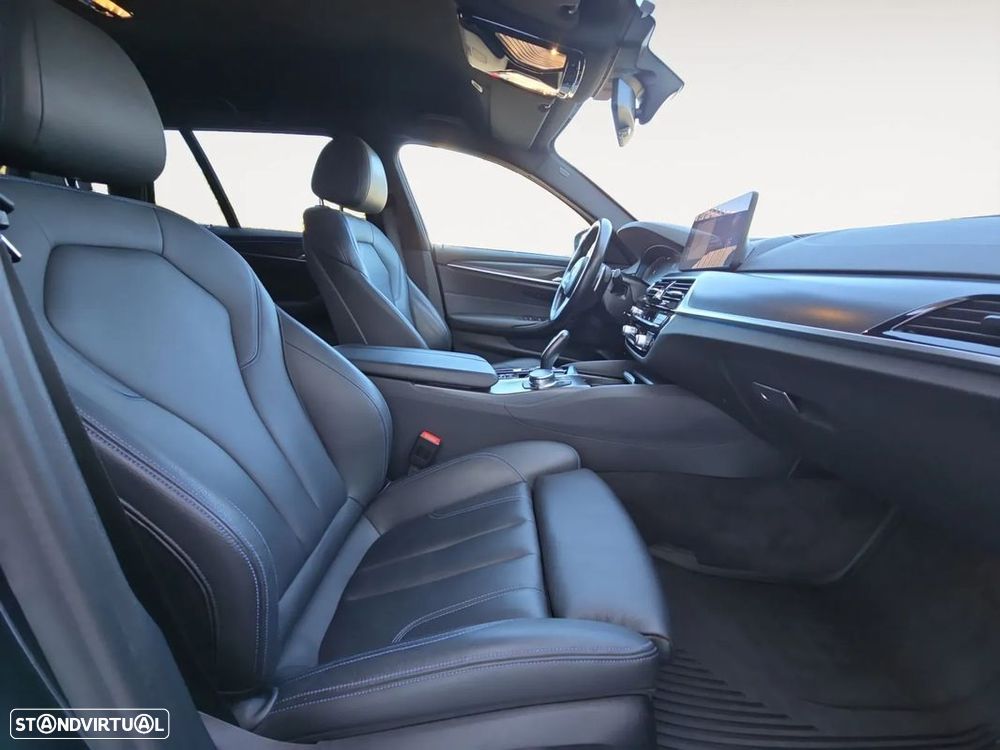 BMW 530 e Pack Desportivo M - 14