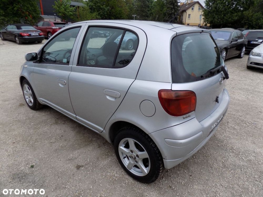 Toyota Yaris - 4