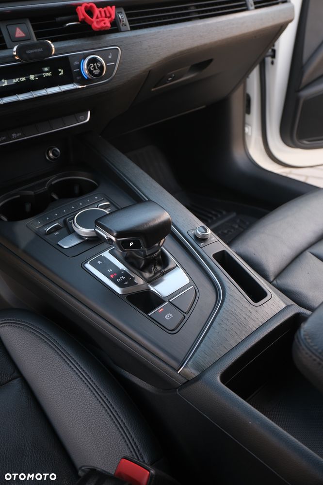 Audi A4 Limousine - 16