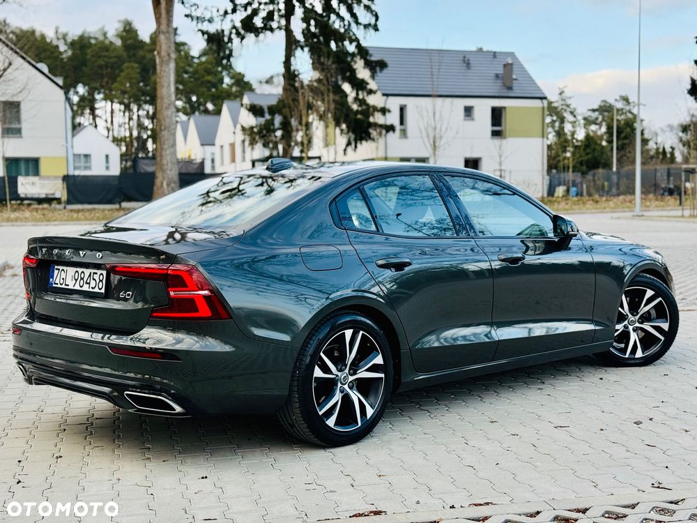 Volvo S60 T4 R-Design - 4