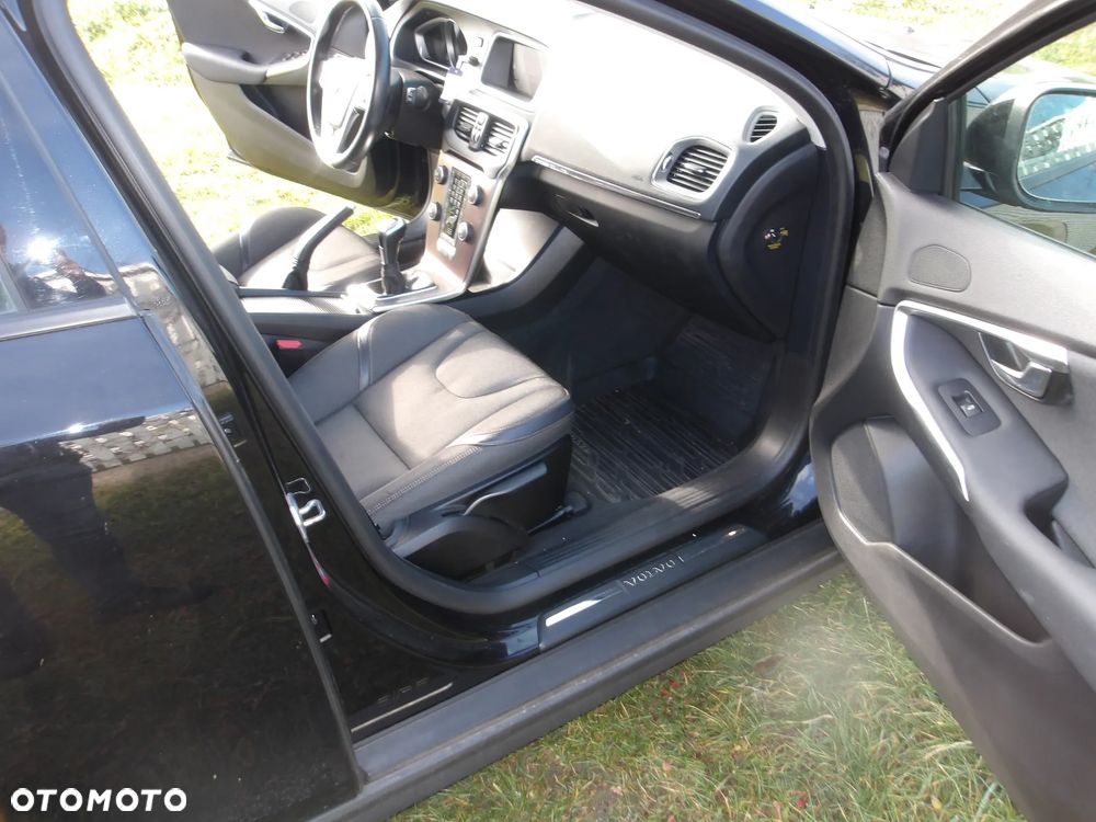 Volvo V40 T3 Momentum - 14