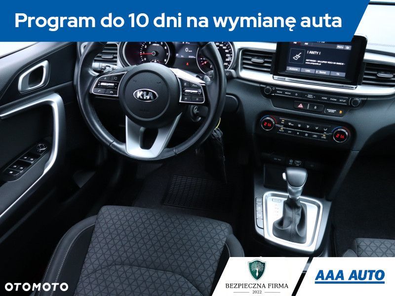 Kia Ceed - 8
