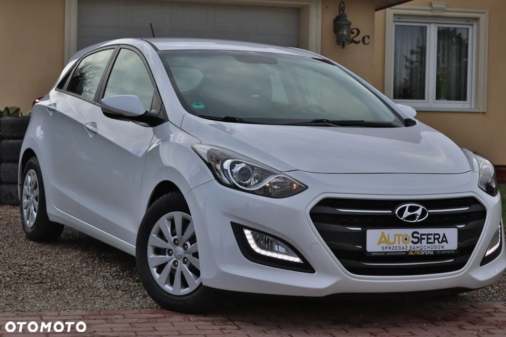 Hyundai i30 blue 1.4 Trend - 2