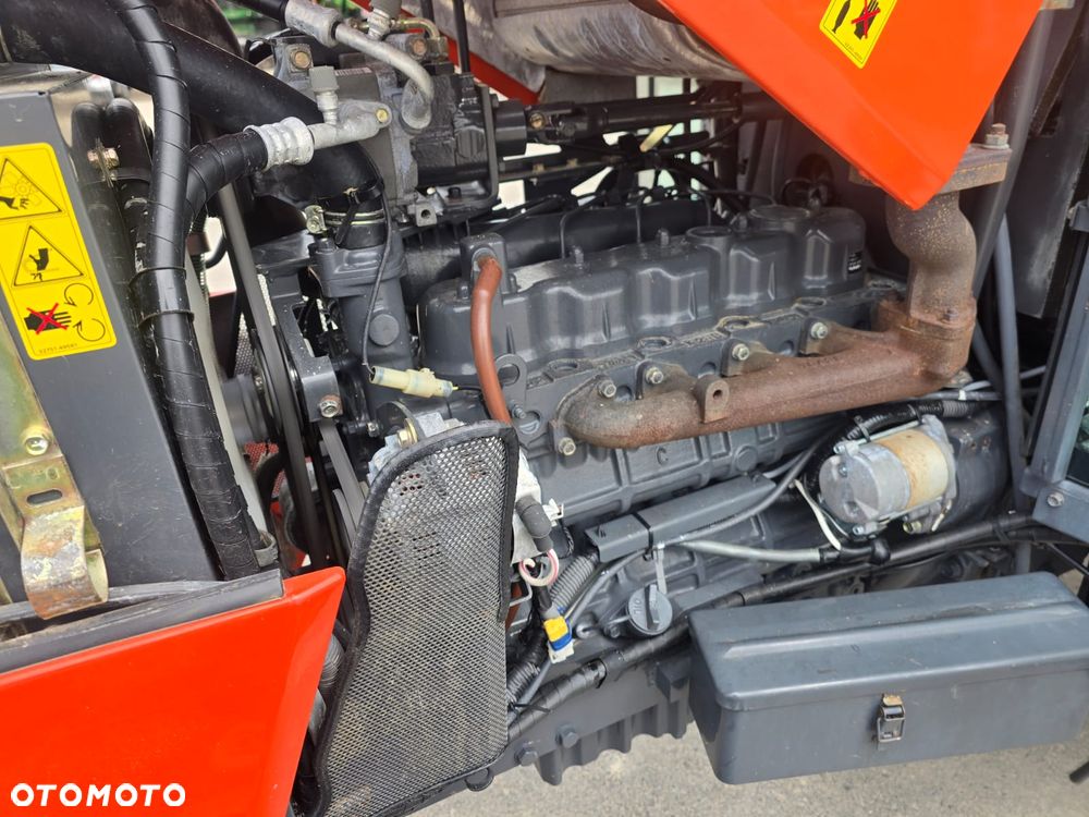 Kubota ME5700 Hydraulic Shuttle - 11