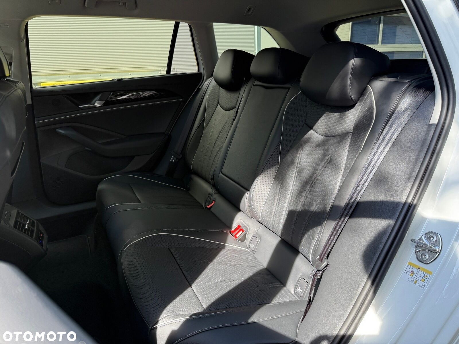 Volkswagen Passat - 15
