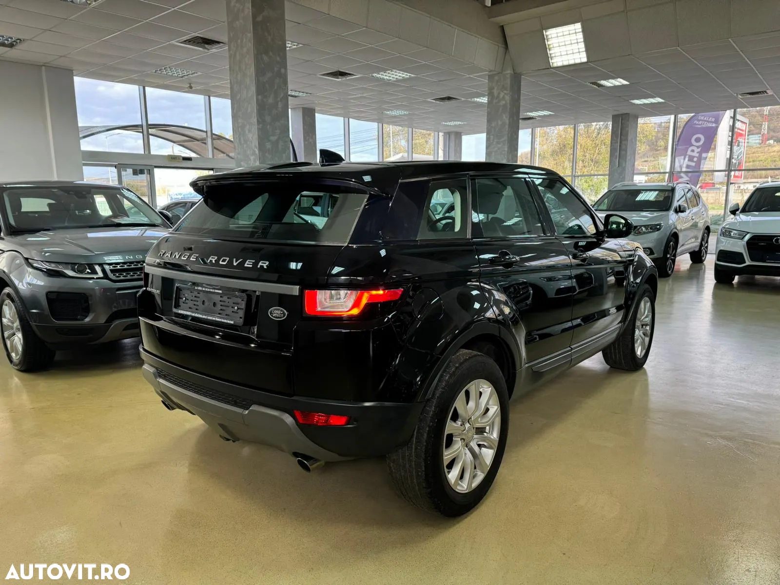 Land Rover Range Rover Evoque 2.0 D150 SE - 9