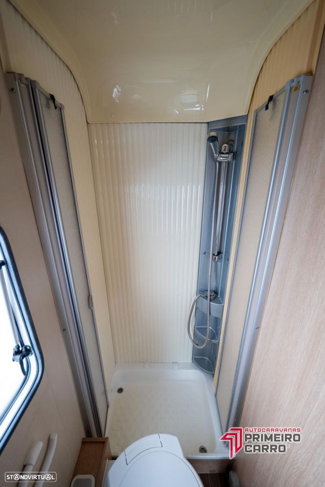 Sunlight T 64, cama francesa e basculante - 11